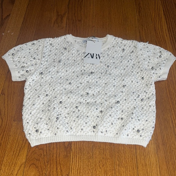 NWT Zara Woman’s White Short Sleeve Pearl Sweater Size L - Picture 1 of 4